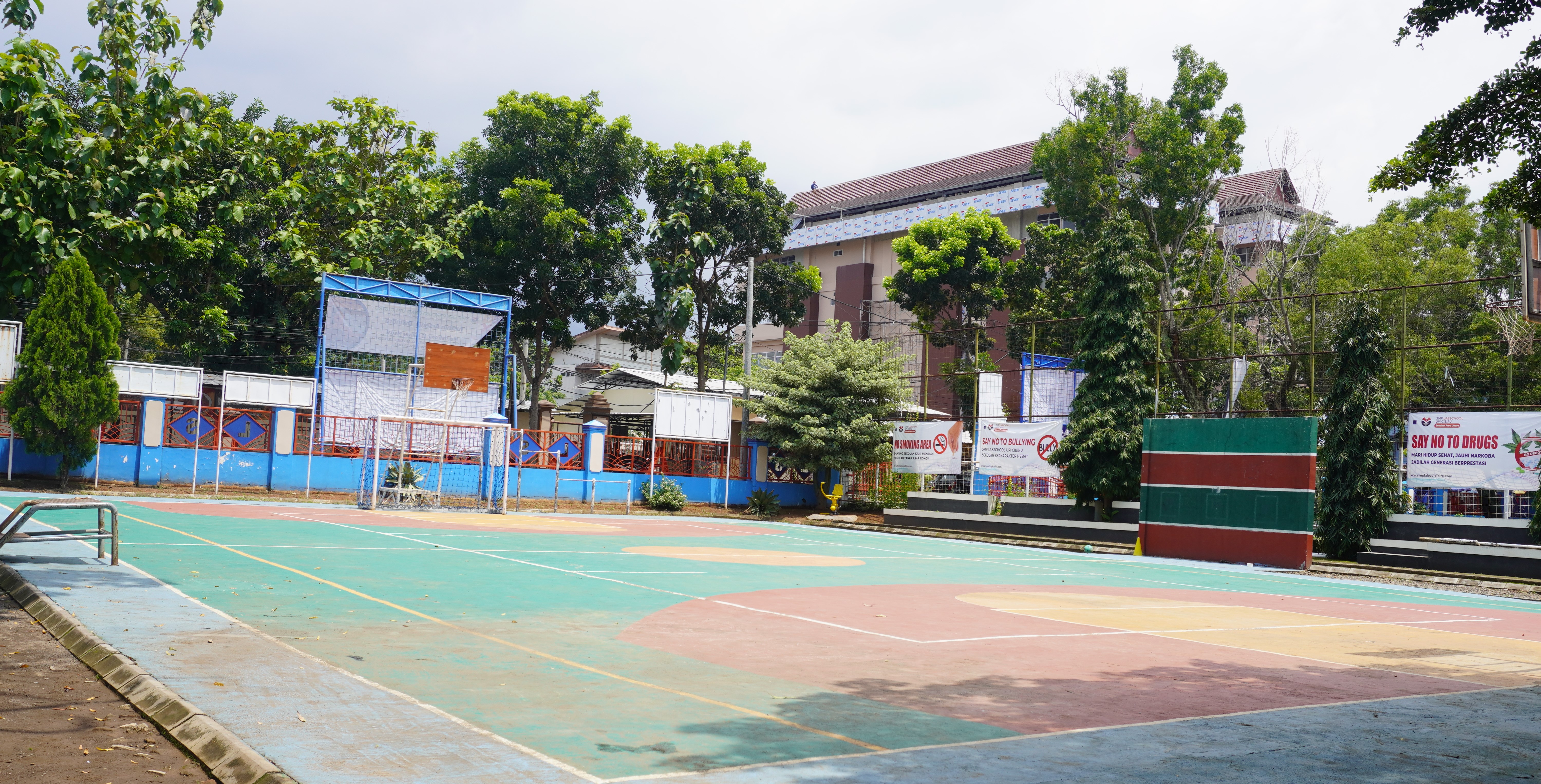 Lapangan Olahraga/ Upacara